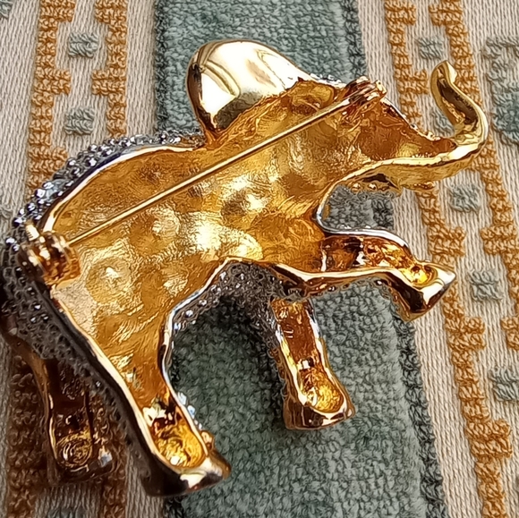 Elephant Crystal Brooch Pin Green Eyes Two Tone Metal approx 2" - Picture 9 of 14